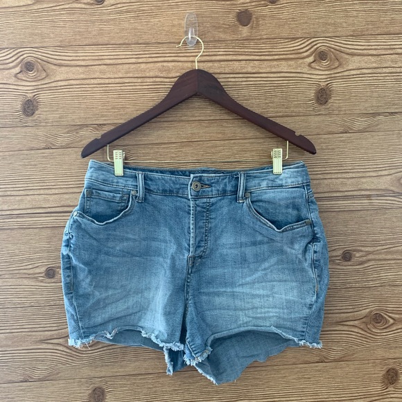 TORRID HIGH RISE DENIM SHORT CUT OFF JEAN SHORTS - Picture 4 of 7